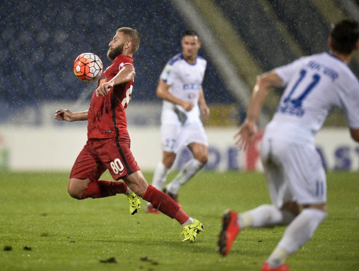 VIDEO și FOTO Dinamo elimină Pandurii din Cupa Ligii, scor 2-0, și poate întîlni Steaua în turul următor