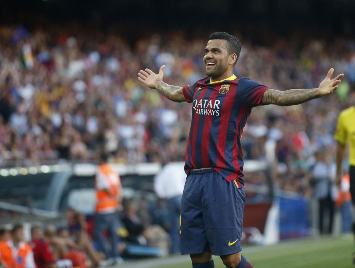 GALERIE FOTO Formele care l-au adus în formă » Un supermodel de 22 de ani este secretul lui Dani Alves