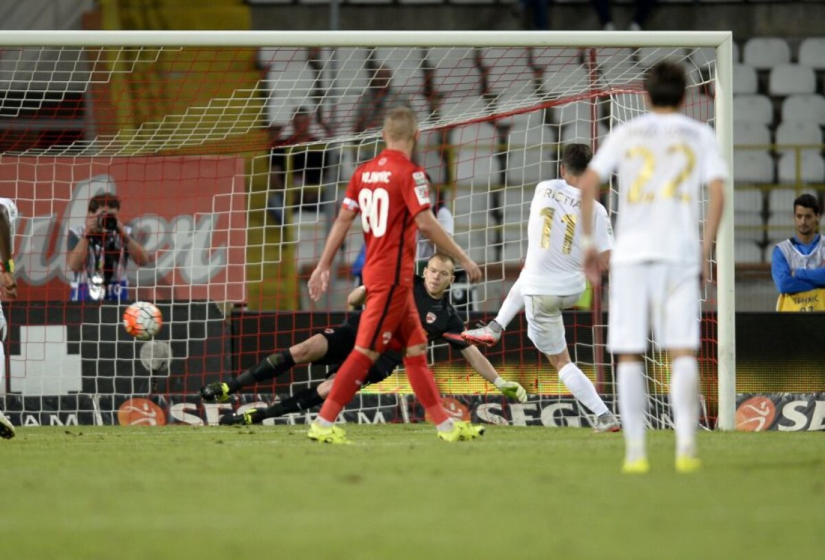 VIDEO+FOTO A căzut reduta lui Rednic! Dinamo pierde pentru prima oară în acest sezon, 0-2 cu CFR Cluj, meci pe care l-a terminat în opt jucători