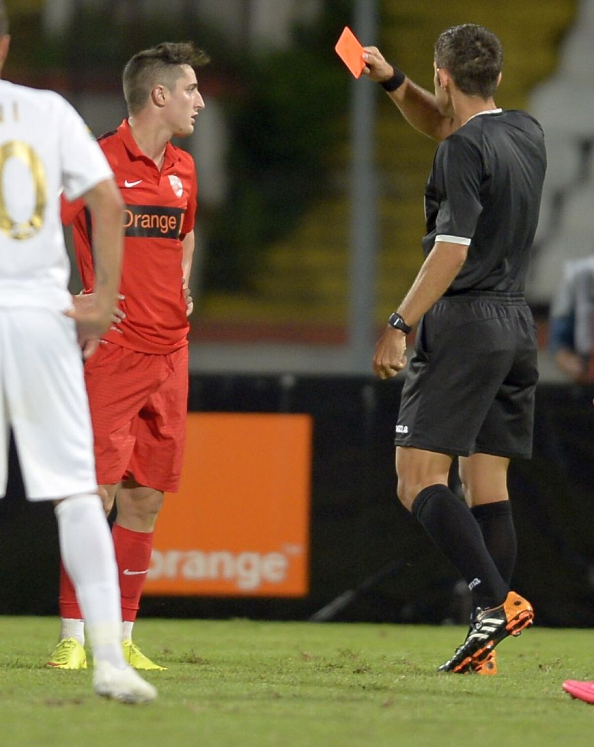 VIDEO+FOTO A căzut reduta lui Rednic! Dinamo pierde pentru prima oară în acest sezon, 0-2 cu CFR Cluj, meci pe care l-a terminat în opt jucători