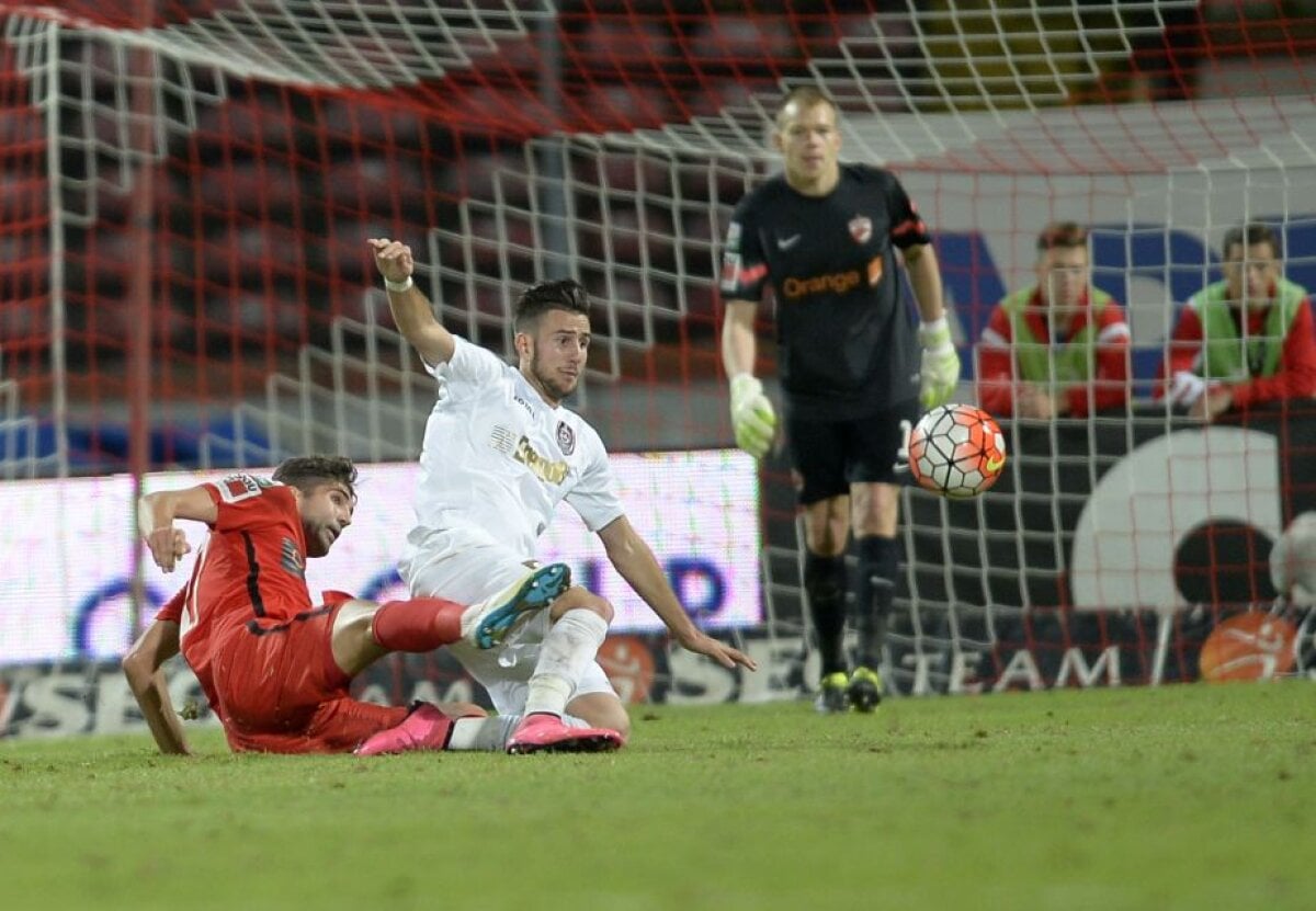 VIDEO+FOTO A căzut reduta lui Rednic! Dinamo pierde pentru prima oară în acest sezon, 0-2 cu CFR Cluj, meci pe care l-a terminat în opt jucători