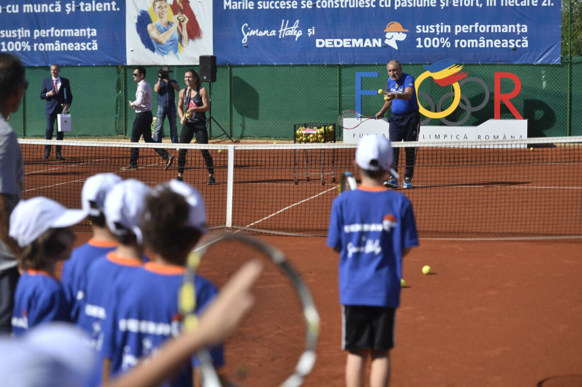 Zîmbete printre copii » Simona Halep a participat ieri la inaugurarea a două terenuri de zgură în cadrul complexului sportiv "Ion Ţiriac"