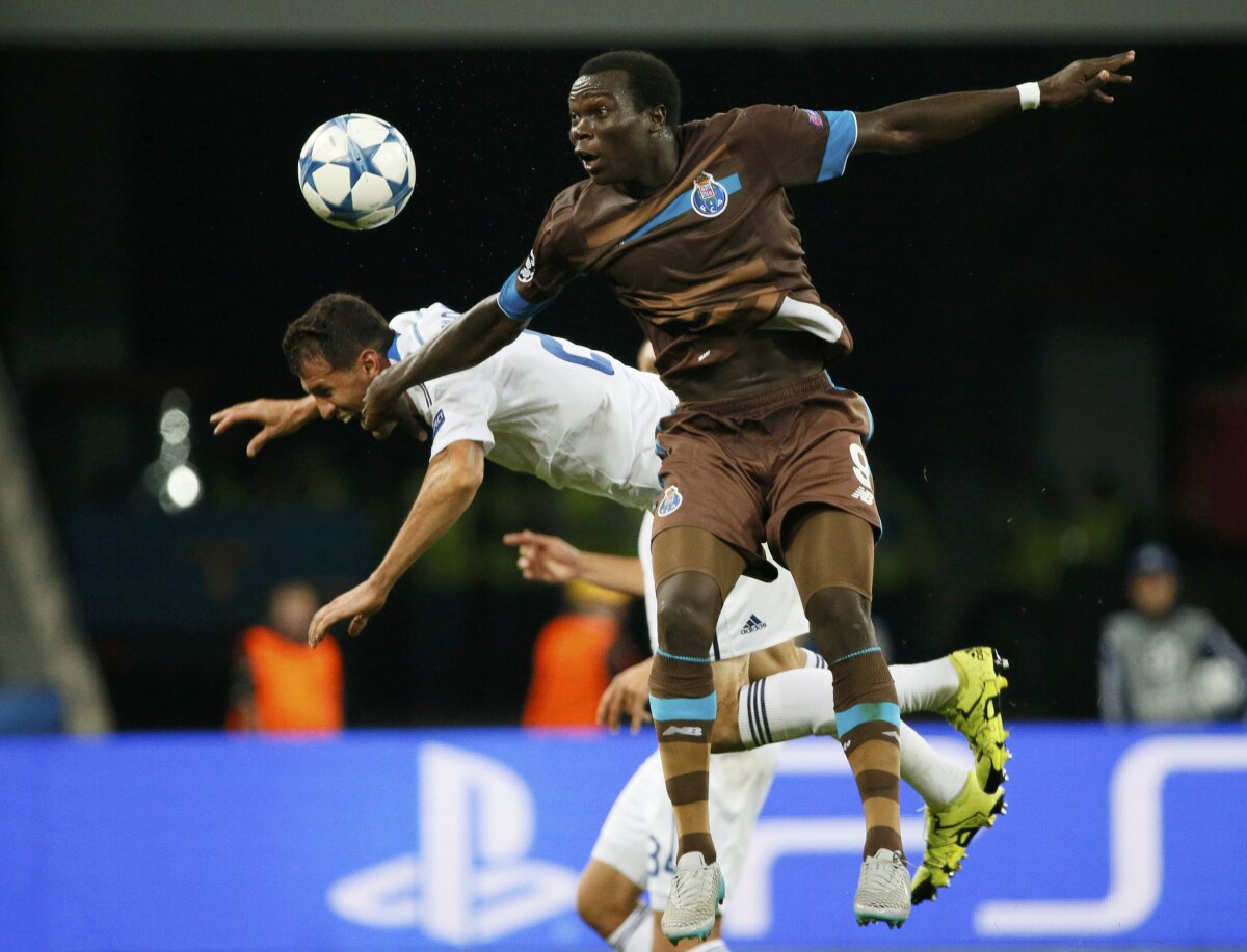 VIDEO + FOTO Seara surprizelor în UEFA Champions League! Arsenal și Valencia făcute KO de Dinamo Zagreb și Zenit! Pas greșit și pentru Barcelona