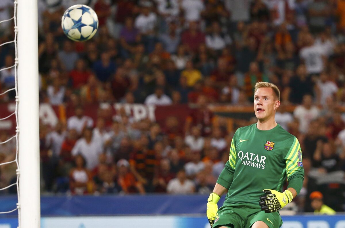 VIDEO + FOTO Seara surprizelor în UEFA Champions League! Arsenal și Valencia făcute KO de Dinamo Zagreb și Zenit! Pas greșit și pentru Barcelona