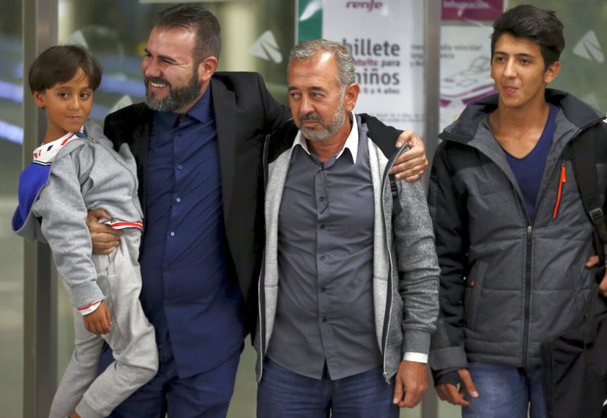 GALERIE FOTO Refugiatul sirian trîntit de jurnalista maghiară a ajuns în Spania » Va fi antrenor la Getafe