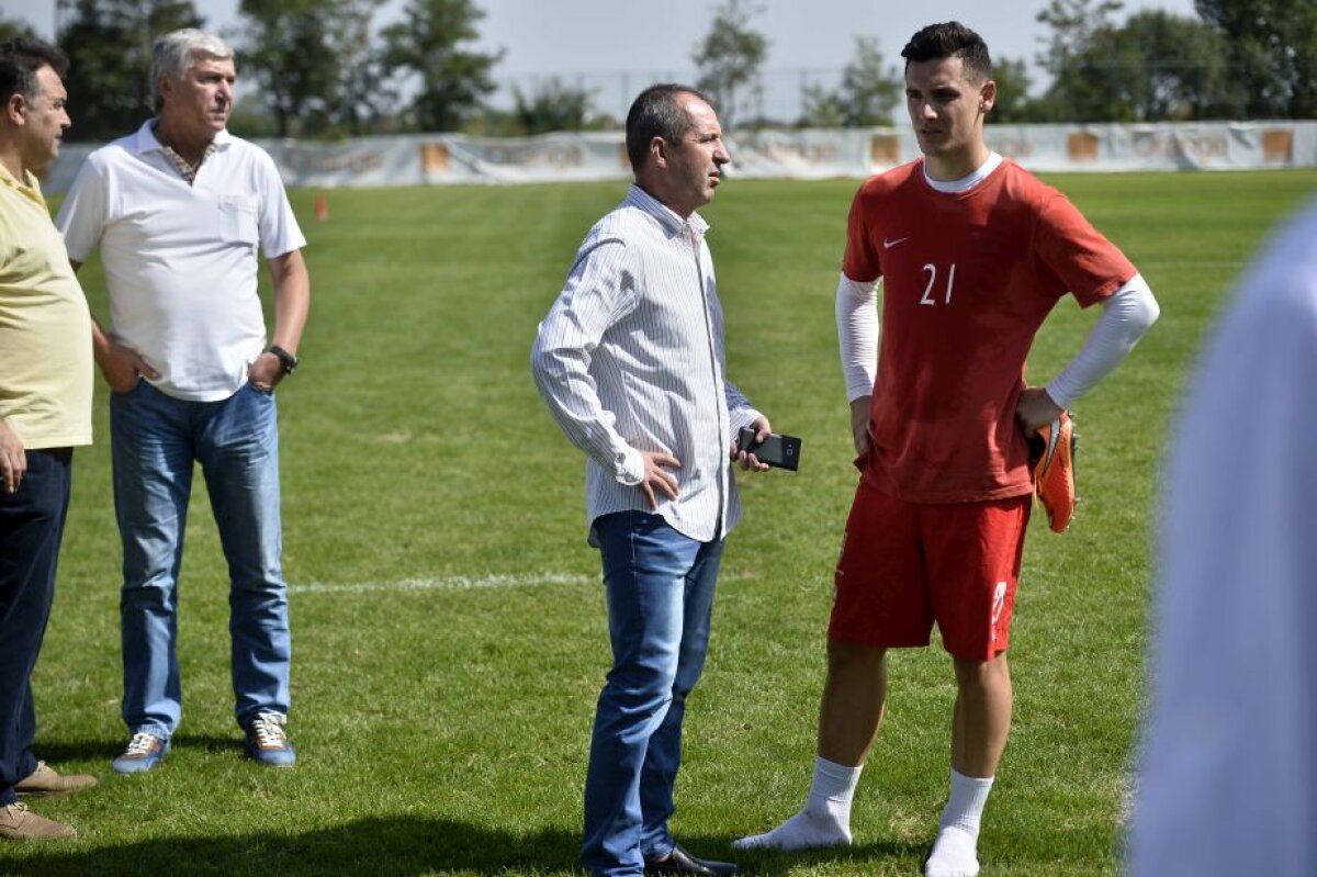 GALERIE FOTO Legendele lui Dinamo și-au făcut apariția în cantonamentul "cîinilor"