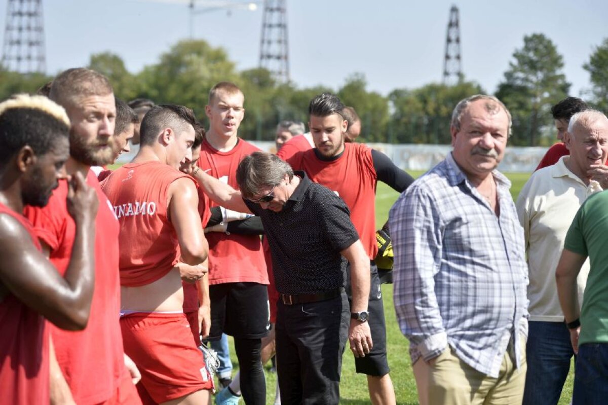 GALERIE FOTO Legendele lui Dinamo și-au făcut apariția în cantonamentul "cîinilor"