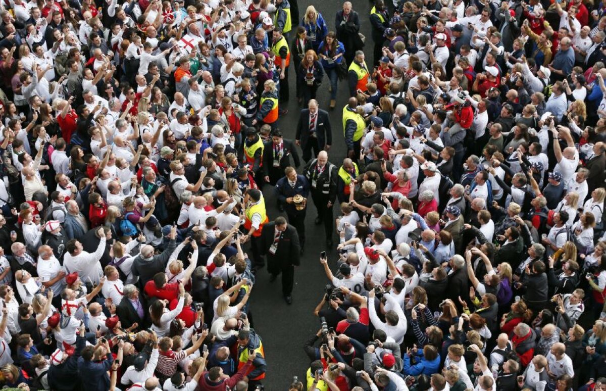 VIDEO + FOTO Imagini impresionante de pe Twickenham Stadium, de la deschiderea CM de Rugby la care au asistat 82.000 de oameni 
