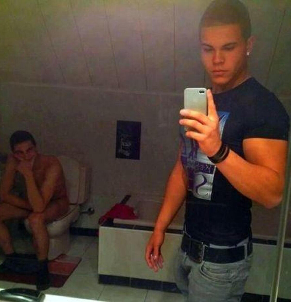 FOTO Top 10 cele mai penibile selfie-uri din lume