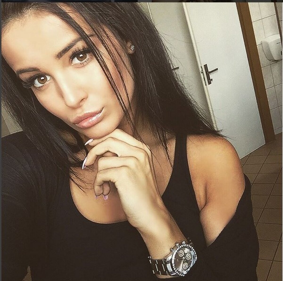  FOTO A încercat să-l șantajeze pe cel mai bun marcator din NHL cu o poză în care apare în pat cu o puștoaică. Sportivul a avut cea mai tare reacție ever!