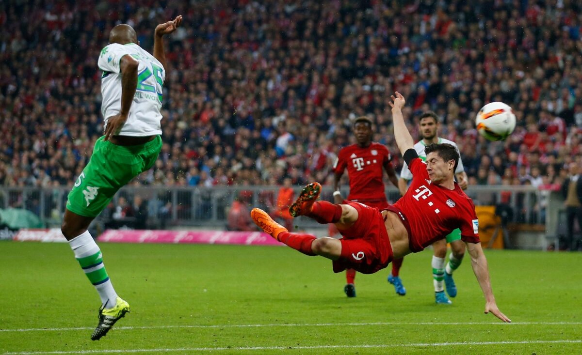 VIDEO IncredibiLewa! Atacantul polonez despre show-ul cu Wolfsburg: ”O nebunie! Voiam doar să trag la poartă”