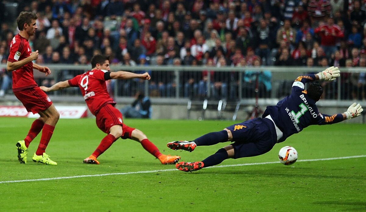 VIDEO IncredibiLewa! Atacantul polonez despre show-ul cu Wolfsburg: ”O nebunie! Voiam doar să trag la poartă”