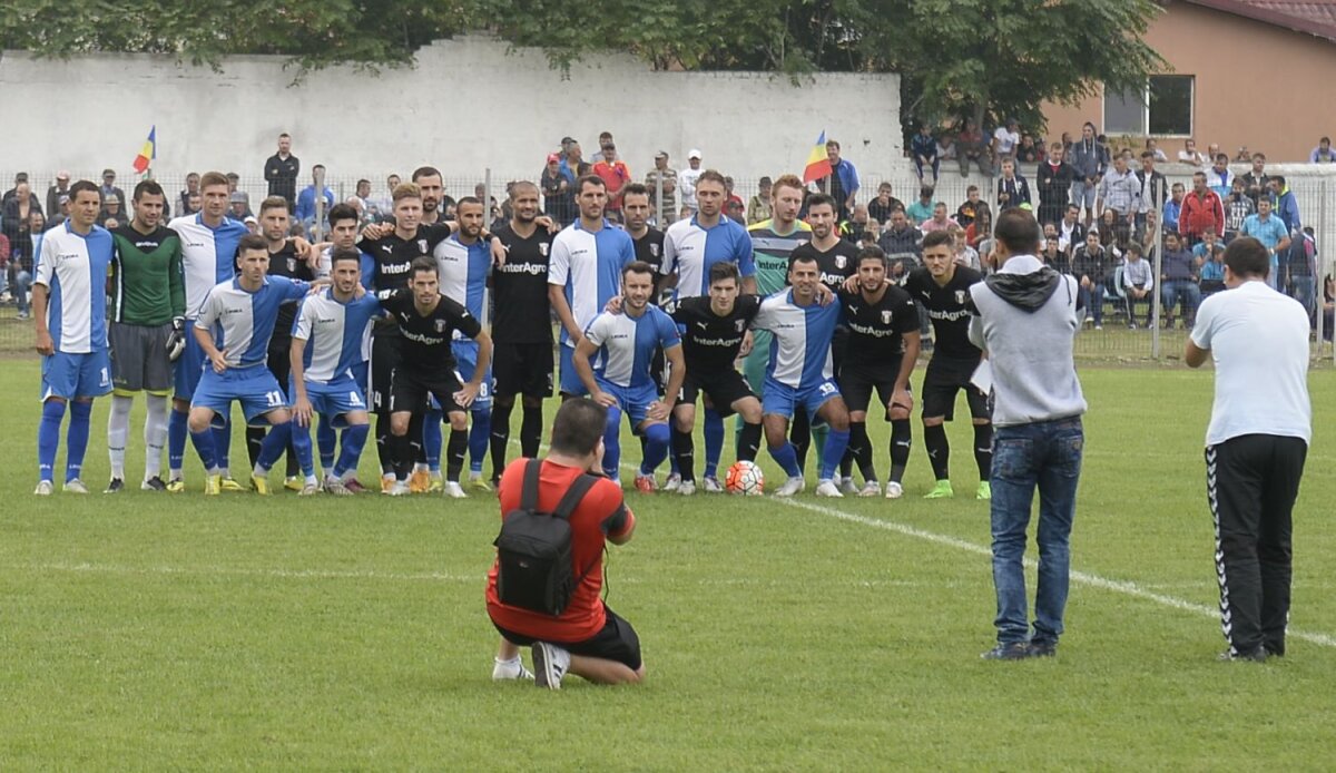FOTO Fotbal în comuna lui Bucă și Desculțu » Unirea Brînceni a strîns la 0-5 cu Astra tot atîția spectatori cîți a avut Steaua cu Chiajna pe Arena Națională 