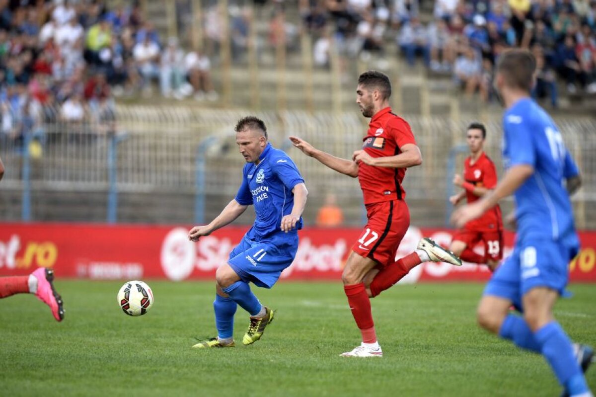 VIDEO + FOTO  Gnoh3r3 » Atacantul adus de Rednic a marcat de 3 ori și a calificat-o pe Dinamo în "optimi" după 3-2 cu Dacia Unirea Brăila