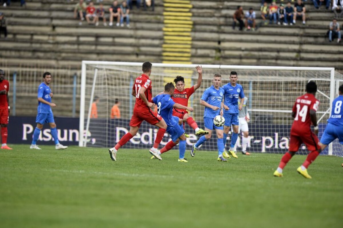 VIDEO + FOTO  Gnoh3r3 » Atacantul adus de Rednic a marcat de 3 ori și a calificat-o pe Dinamo în "optimi" după 3-2 cu Dacia Unirea Brăila