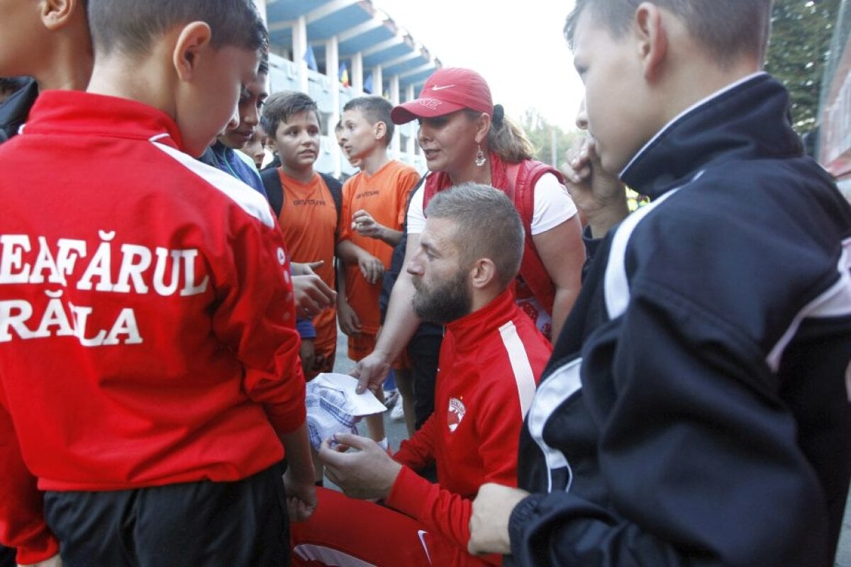 FOTO "Cîinii” au cucerit fieful Stelei » Cum a fost primită Dinamo la Brăila