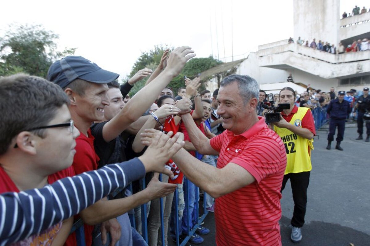 FOTO "Cîinii” au cucerit fieful Stelei » Cum a fost primită Dinamo la Brăila