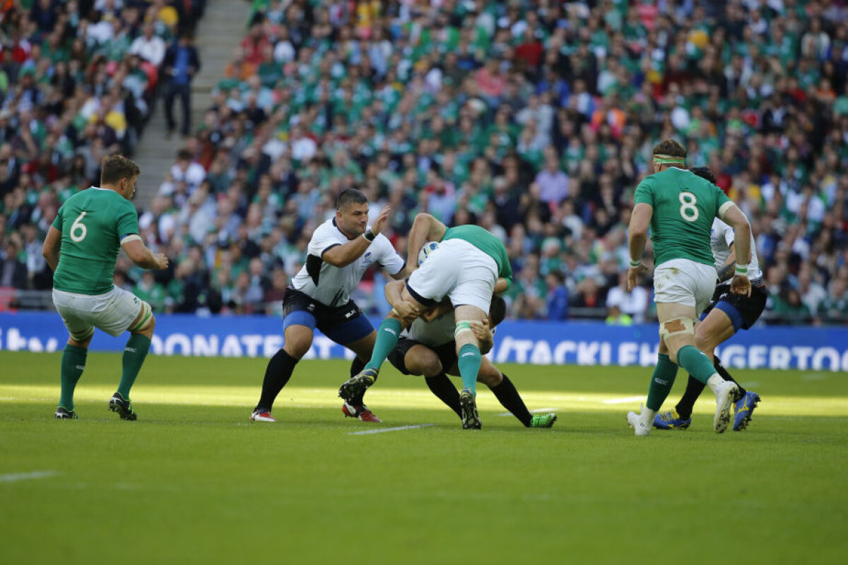 FOTO Pierduţi în marea verde! România a pierdut clar cu Irlanda, diferenţa dintre cele două "naţionale" fiind la fel de evidentă ca numărul de spectatori din tribună