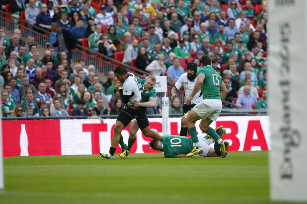 FOTO Pierduţi în marea verde! România a pierdut clar cu Irlanda, diferenţa dintre cele două "naţionale" fiind la fel de evidentă ca numărul de spectatori din tribună