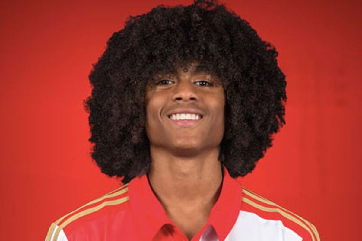 A început încă un meci Mourinho - Van Gaal la transferuri! » Lusitanul încearcă să-i mai sufle un fotbalist, după Pedro