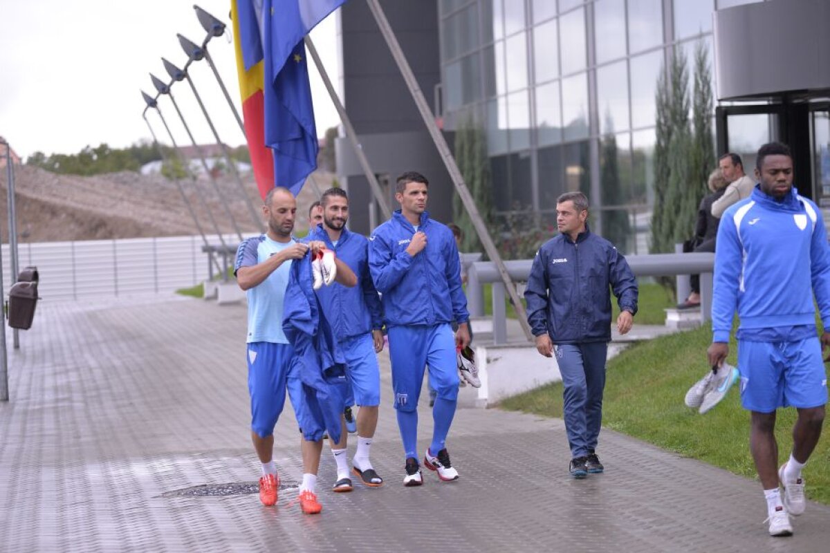 GALERIE FOTO Valentin Iliev a semnat cu CSU Craiova » Primele fotografii în tricoul oltenilor