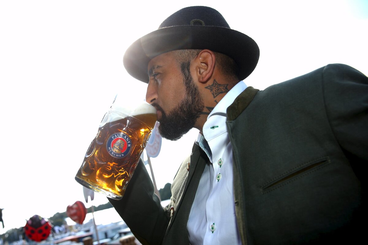 GALERIE FOTO Imagini superbe de la Oktoberfest » Pep Guardiola și vedetele sale au făcut spectacol 