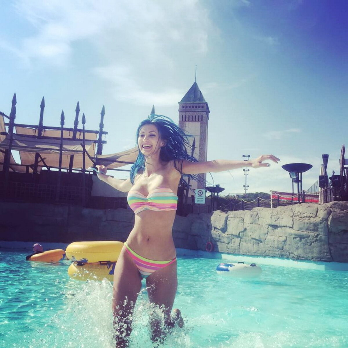 GALERIE FOTO » Andreea Bălan i-a înnebunit pe turci