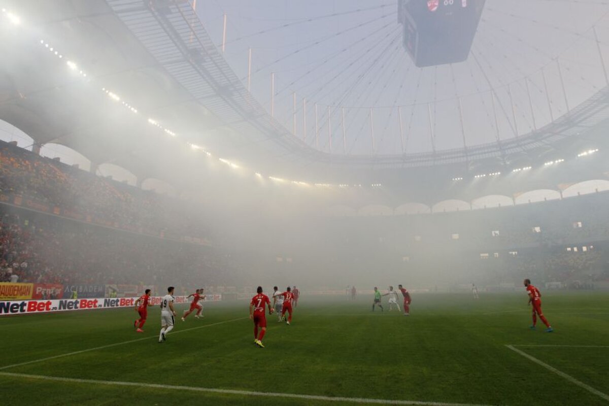 VIDEO+FOTO Atmosferă incendiară creată de suporterii lui Dinamo în memoria lui Hîldan: un inel de "foc" a înconjurat arena