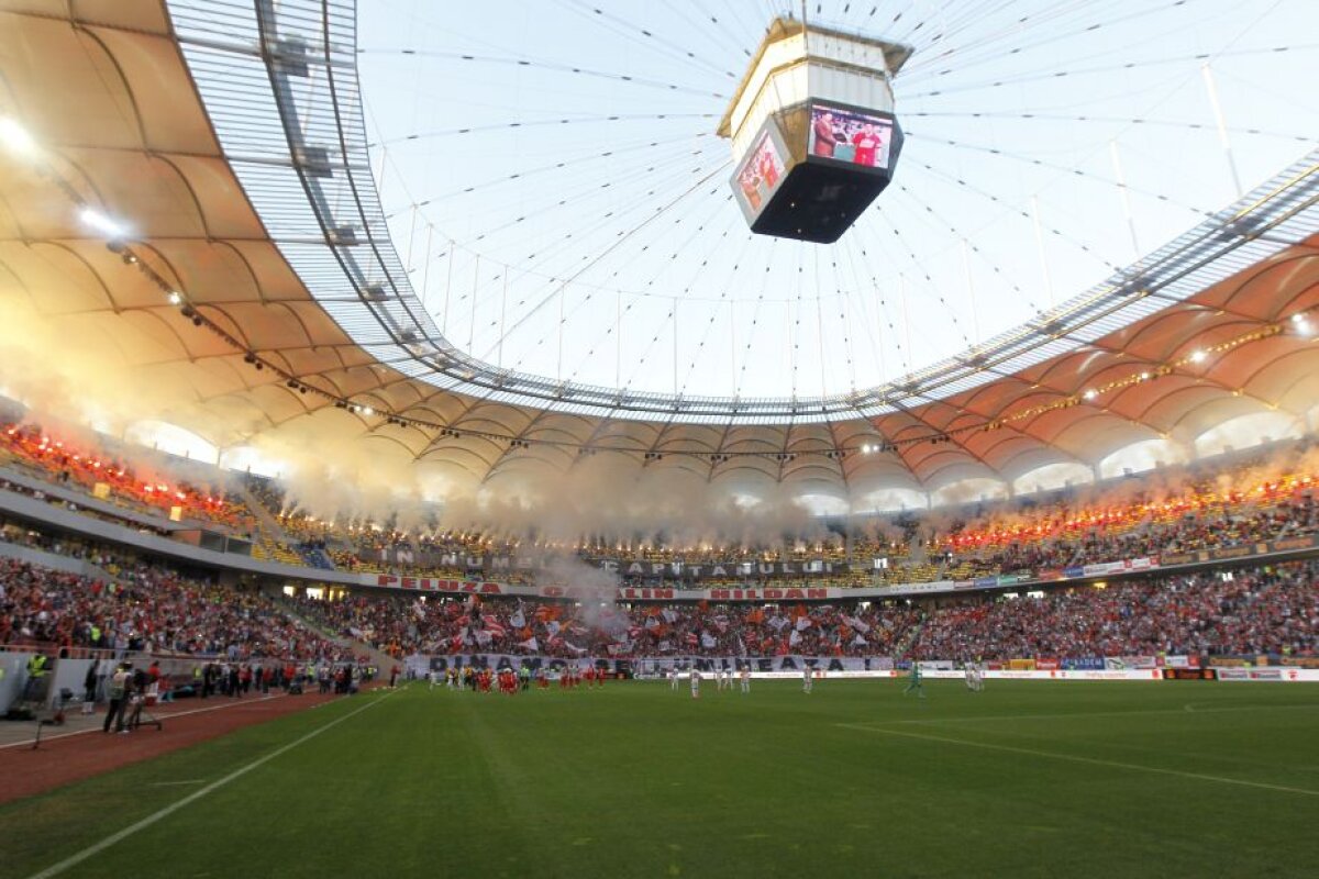 VIDEO+FOTO Atmosferă incendiară creată de suporterii lui Dinamo în memoria lui Hîldan: un inel de "foc" a înconjurat arena