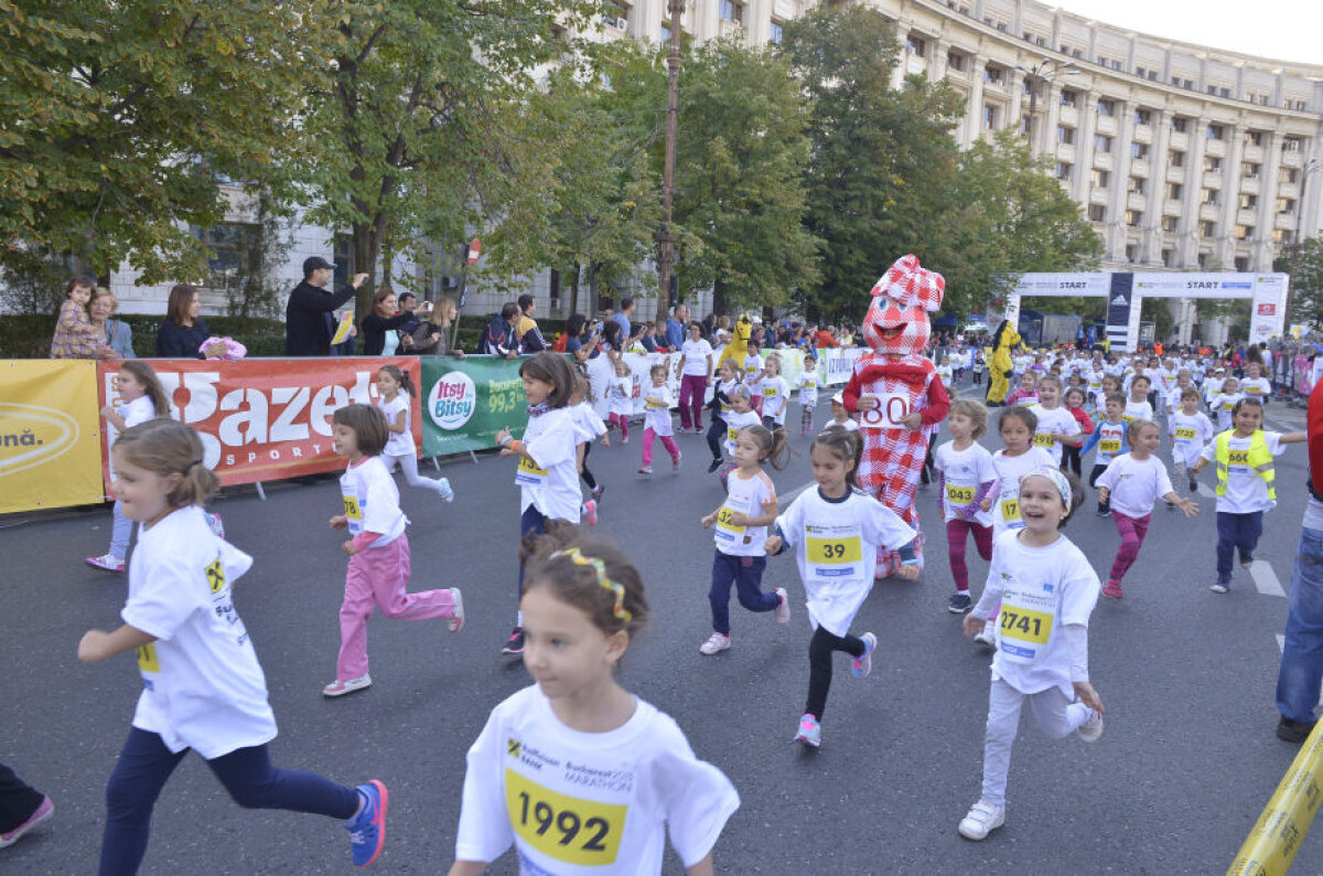 FOTO Copiii sînt la putere! Ieri dimineaţă, sute de copii i-au convins pe părinţi să-i înscrie la cursa lor, dedicată celor cu vîrste cuprinse între 5 şi 12 ani