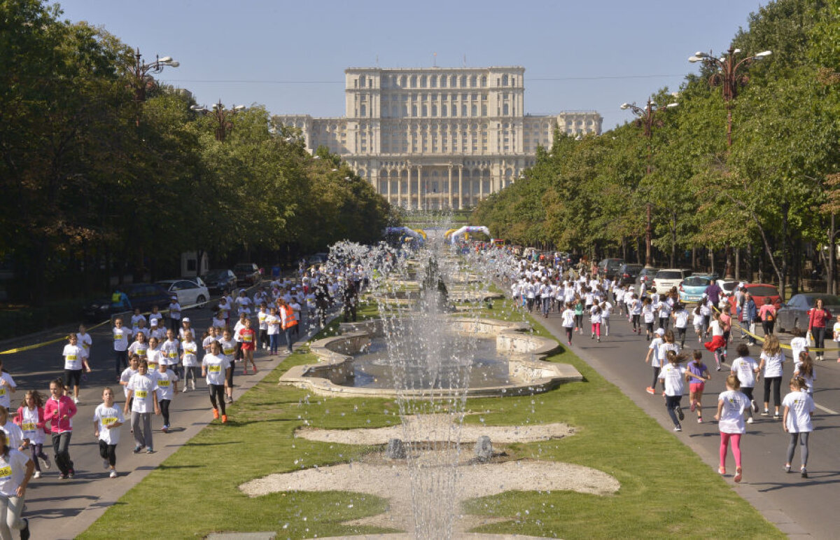 FOTO Copiii sînt la putere! Ieri dimineaţă, sute de copii i-au convins pe părinţi să-i înscrie la cursa lor, dedicată celor cu vîrste cuprinse între 5 şi 12 ani