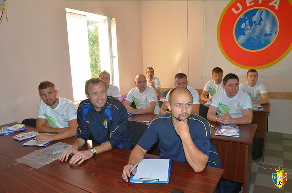 FOTO Rădoi a început treaba în Moldova! Este coleg la Şcoala de Antrenori cu un alt stelist