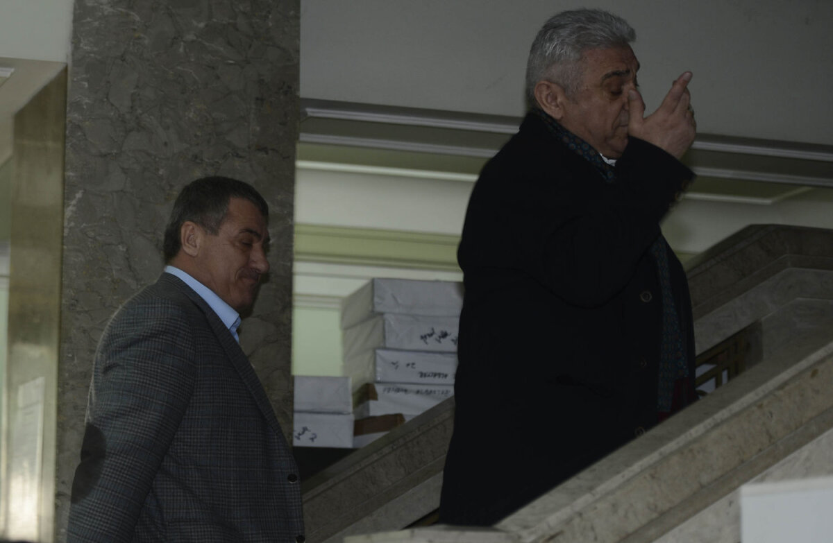 Gazeta a pus mîna pe dosarul depus de Gică Popescu pentru a obține eliberarea condiționată: "Lăsați-mă să stau cu copiii mei în vacanță!"