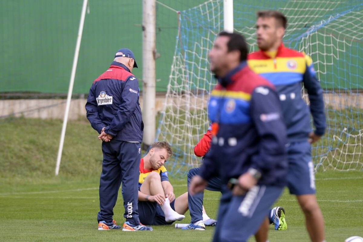 FOTO Alarmă la ultimul antrenament al "tricolorilor" » Un jucător de bază s-a prăbușit pe teren după o contră dură