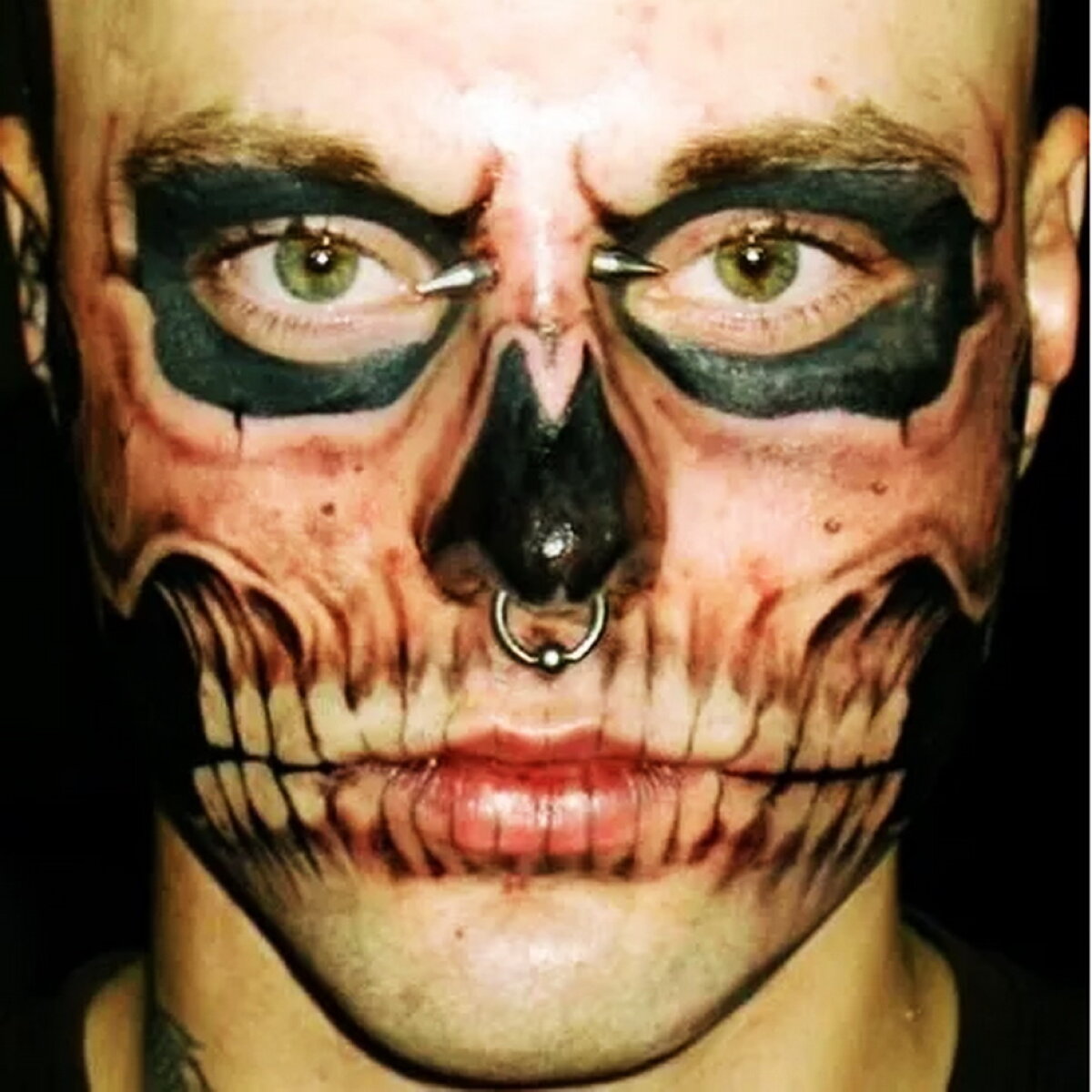 FOTO » Tu ţi-ai face aşa ceva? Topul celor mai nebune tatuaje din lume!
