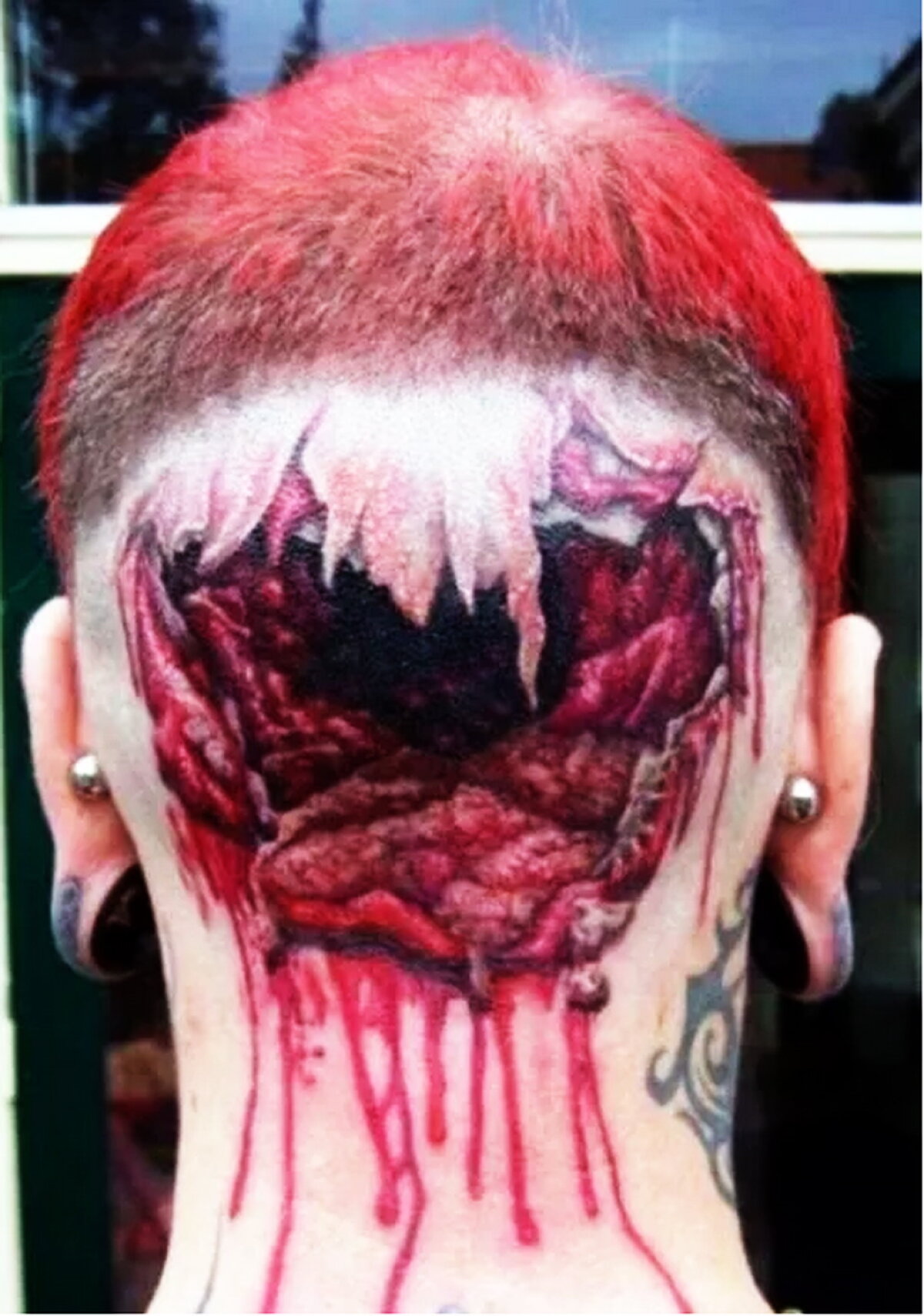 FOTO » Tu ţi-ai face aşa ceva? Topul celor mai nebune tatuaje din lume!