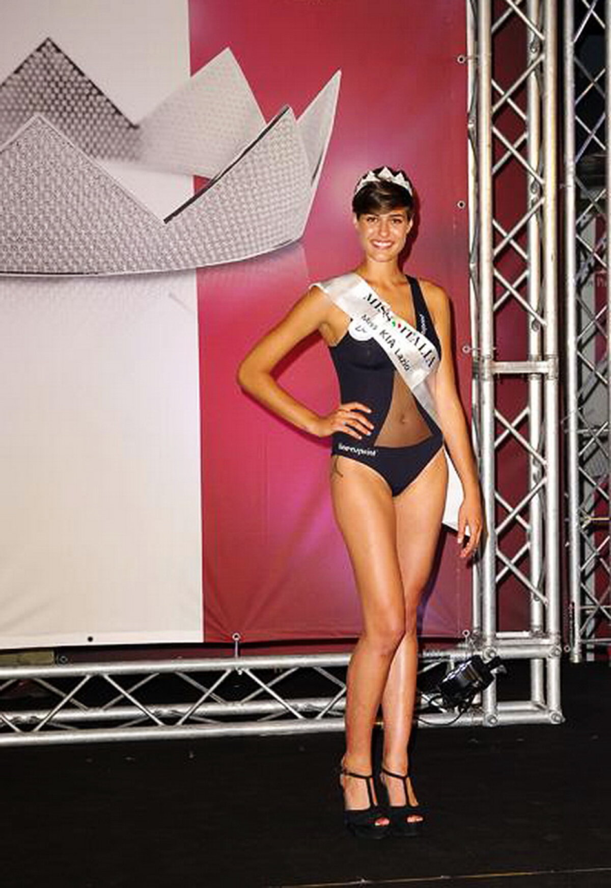 GALERIE FOTO » O baschetbalistă superbă a cîştigat Miss Italia! Uite cît de frumoasă poate fi