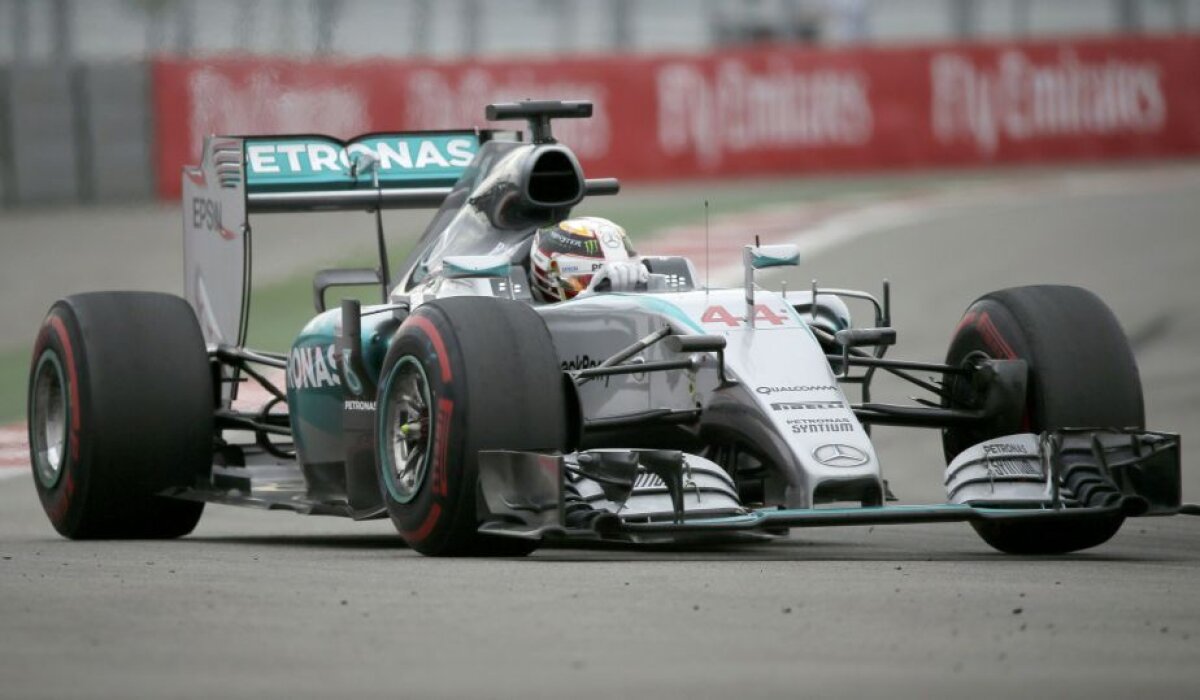 FOTO Victorie pentru Hamilton » Britanicul profită de abandonul lui Rosberg și este tot mai aproape de titlul de campion! Schimbare în clasamentul piloților