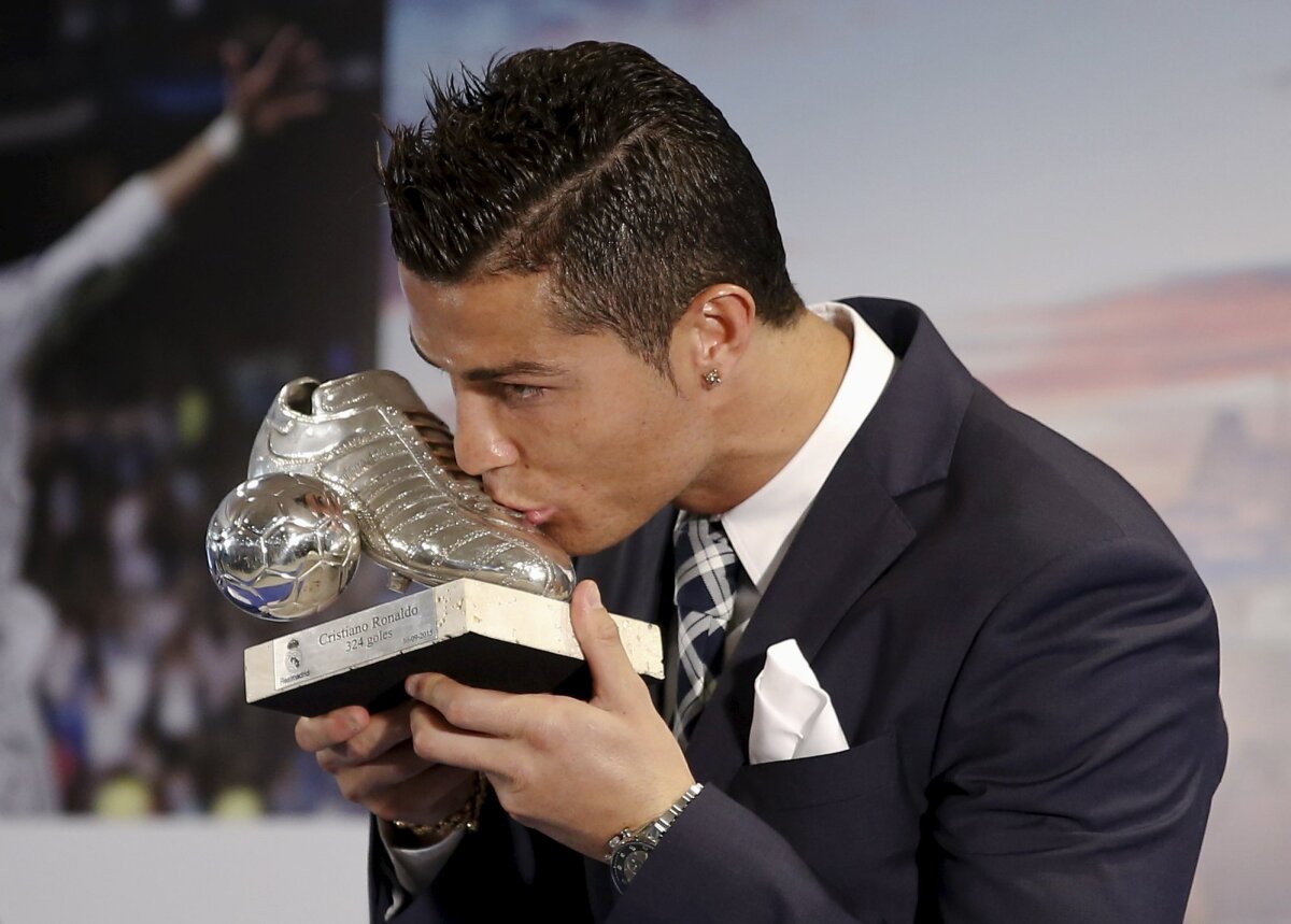 FOTO Cristiano Ronaldo a primit pentru a 4-a oară Gheata de Aur » Reacția starului portughez