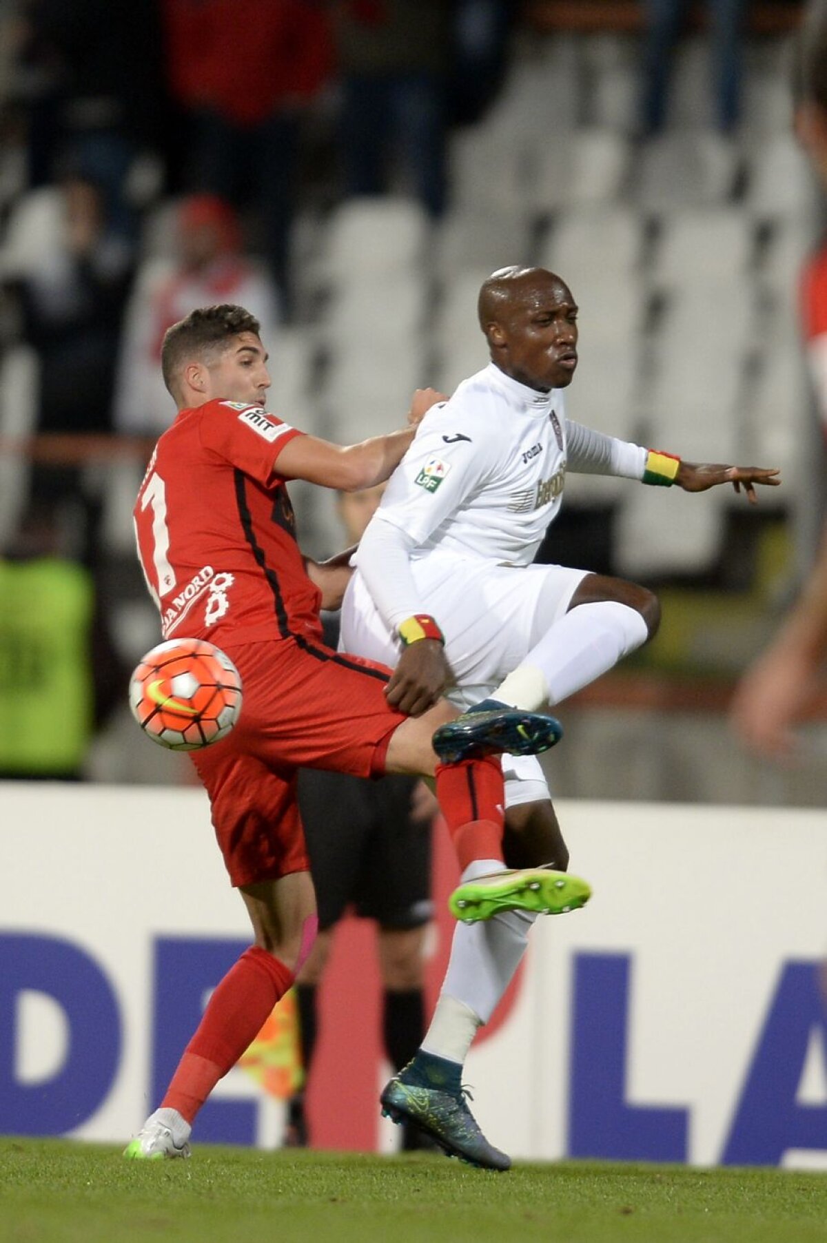 FOTO+VIDEO Dinamo învinge CFR, scor 2-0, și merge în semifinalele Cupei Ligii » Cu cine vor juca alb-roșii în penultimul act