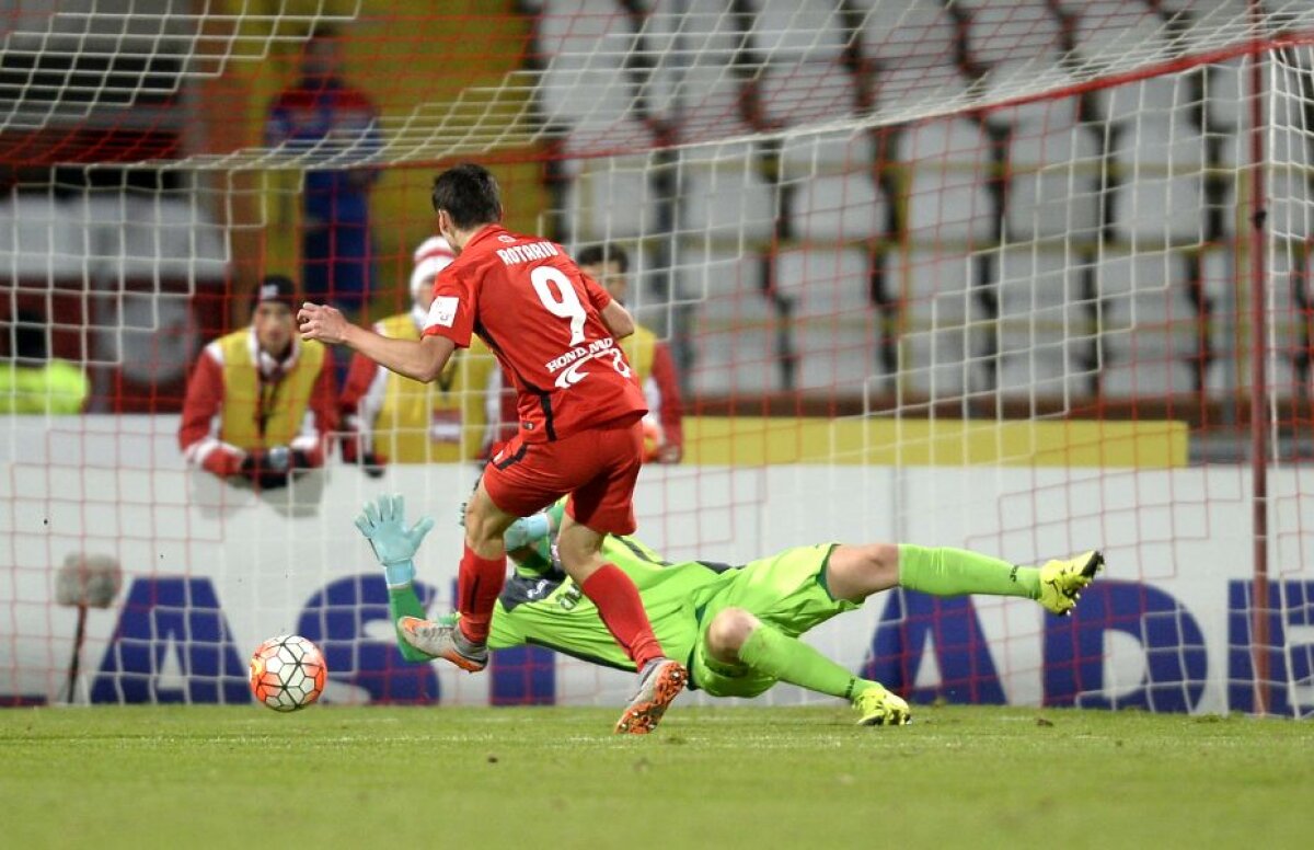 FOTO+VIDEO Dinamo învinge CFR, scor 2-0, și merge în semifinalele Cupei Ligii » Cu cine vor juca alb-roșii în penultimul act