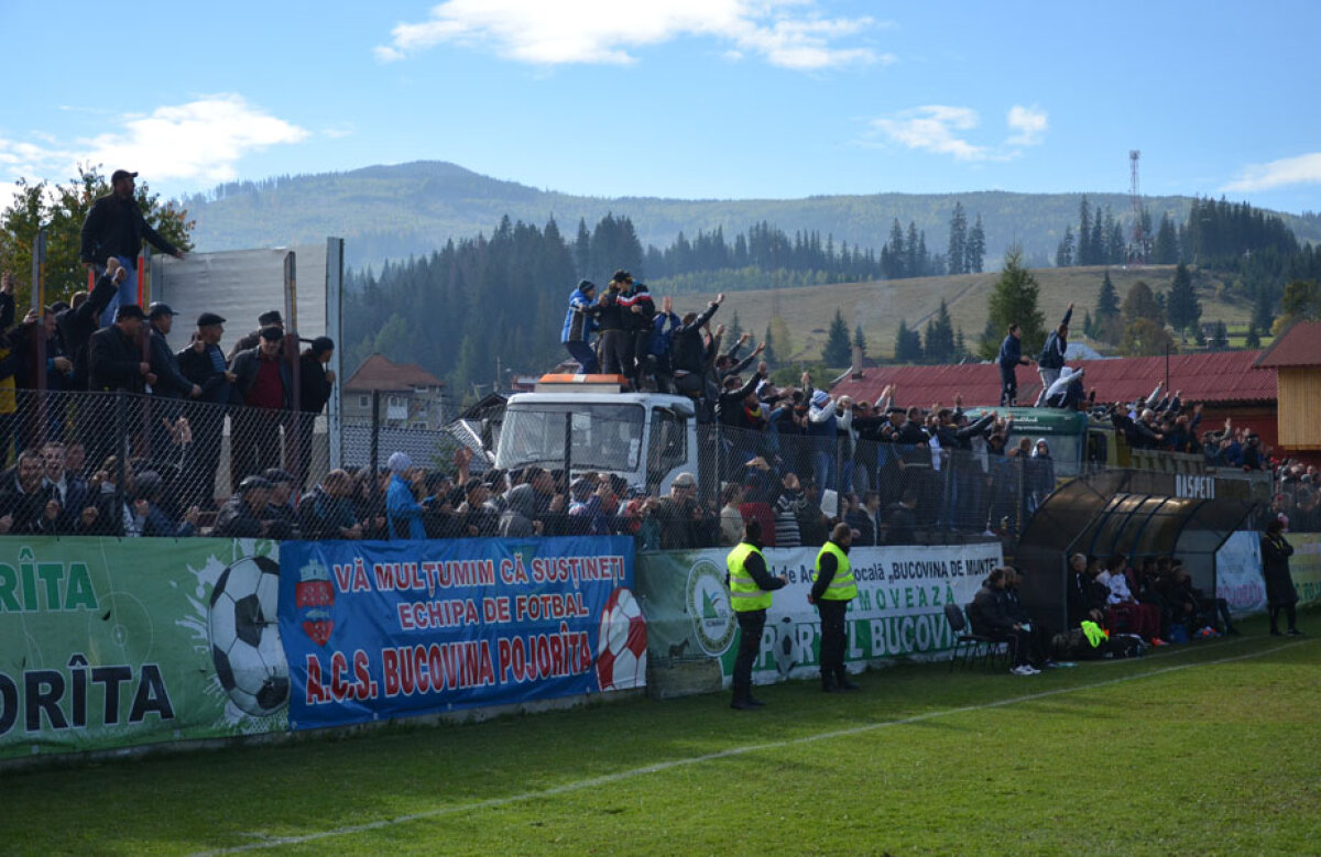 FOTO Învinşi lîngă tribuna-camion » Incredibil: echipa din Pojorîta a bătut Rapidul cu 2-1!