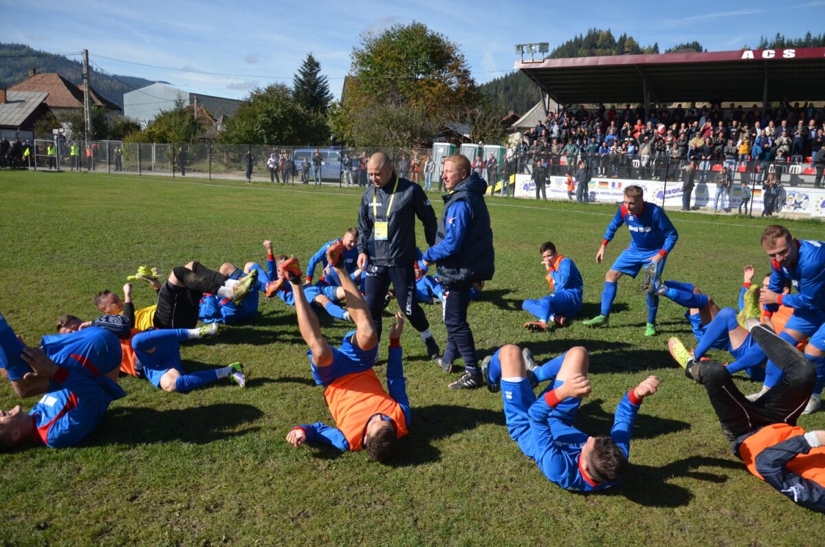 FOTO Învinşi lîngă tribuna-camion » Incredibil: echipa din Pojorîta a bătut Rapidul cu 2-1!