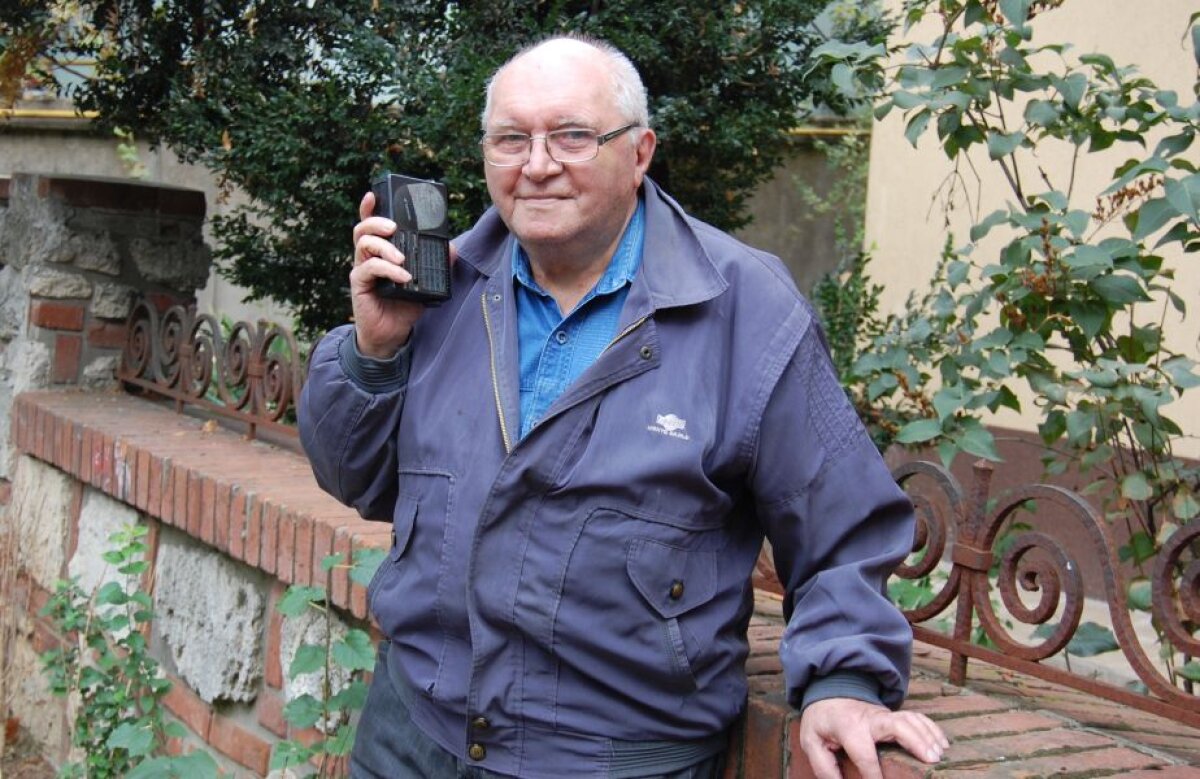 EXCLUSIV Amintirile comentatorului radio care a inventat "Fotbal minut cu minut" » Meciurile în vremurile Cooperativei, gafa legendară a lui Țopescu