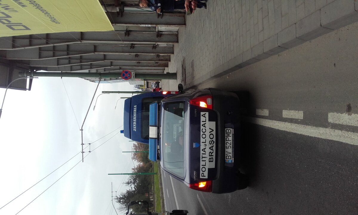 GALERIE FOTO Probleme la FC Brașov » Hoții le-au spart vestiarul în timpul unui meci