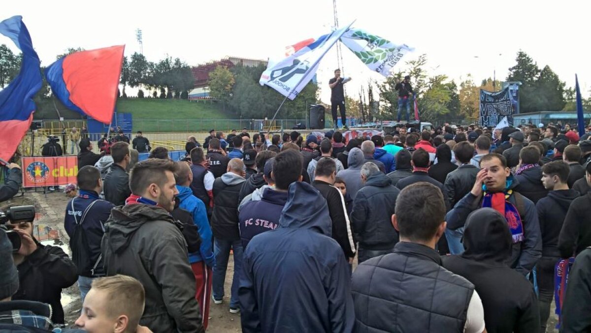 500 de oameni au protestat în Ghencea: "Am luat o decizie radicală! Nu mai mergem la nimic" » Becali îi ia în răs la TV: "Dacă au macara, pot lua Steaua"