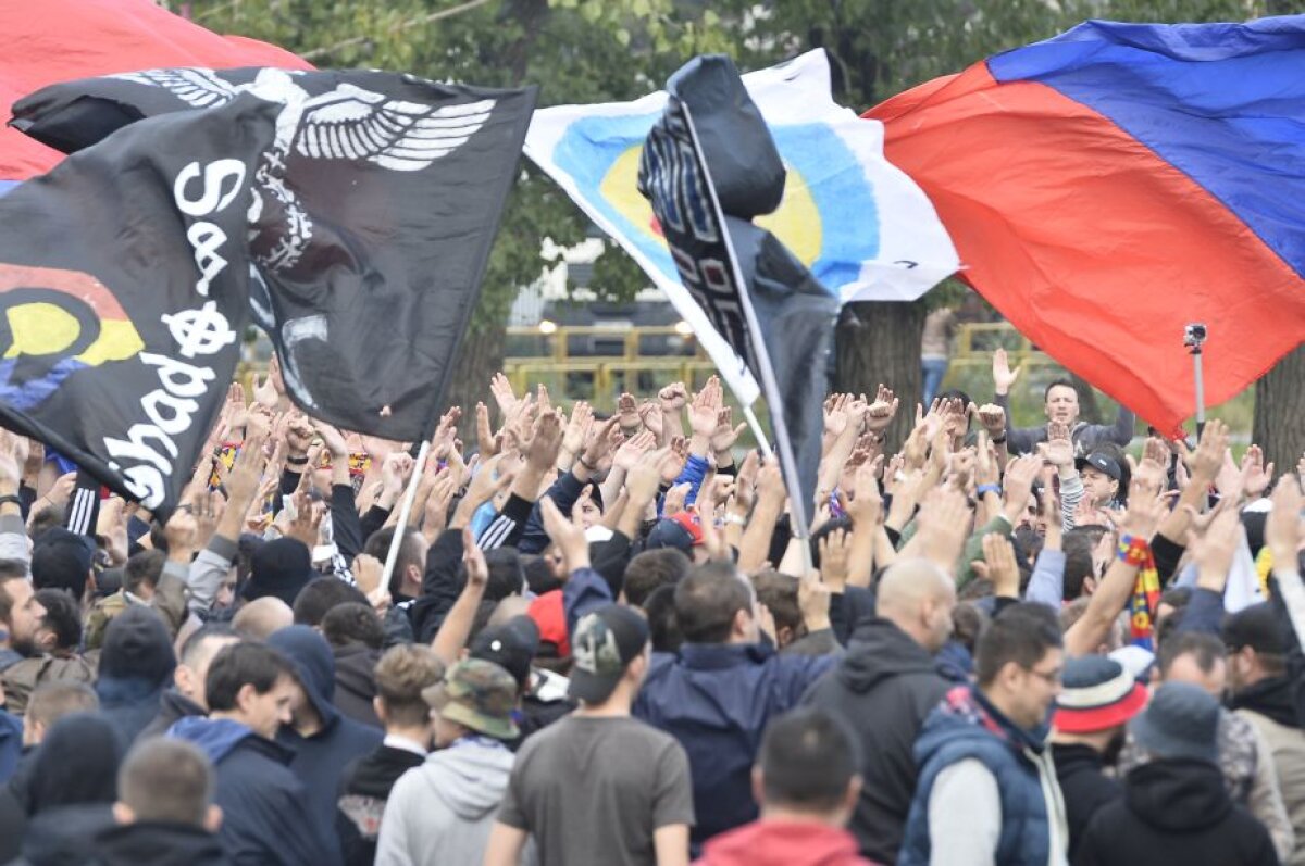 500 de oameni au protestat în Ghencea: "Am luat o decizie radicală! Nu mai mergem la nimic" » Becali îi ia în răs la TV: "Dacă au macara, pot lua Steaua"