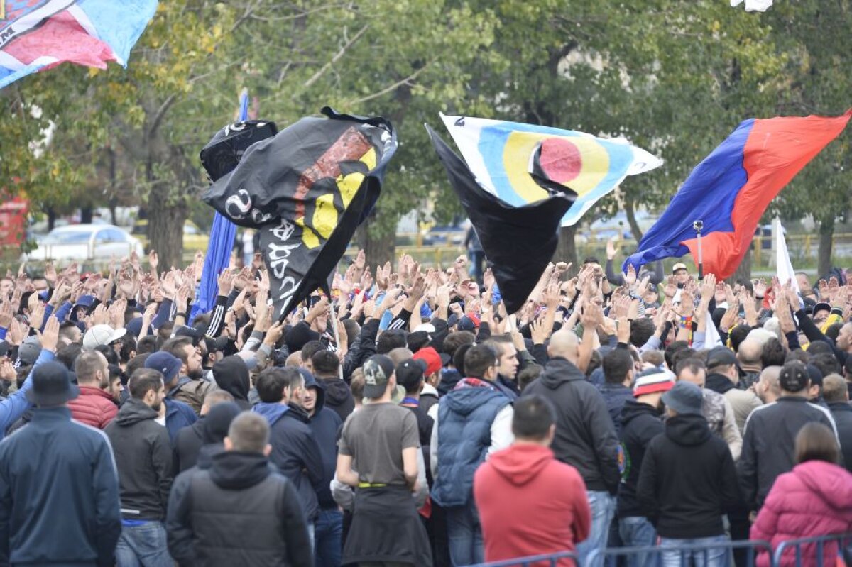 500 de oameni au protestat în Ghencea: "Am luat o decizie radicală! Nu mai mergem la nimic" » Becali îi ia în răs la TV: "Dacă au macara, pot lua Steaua"