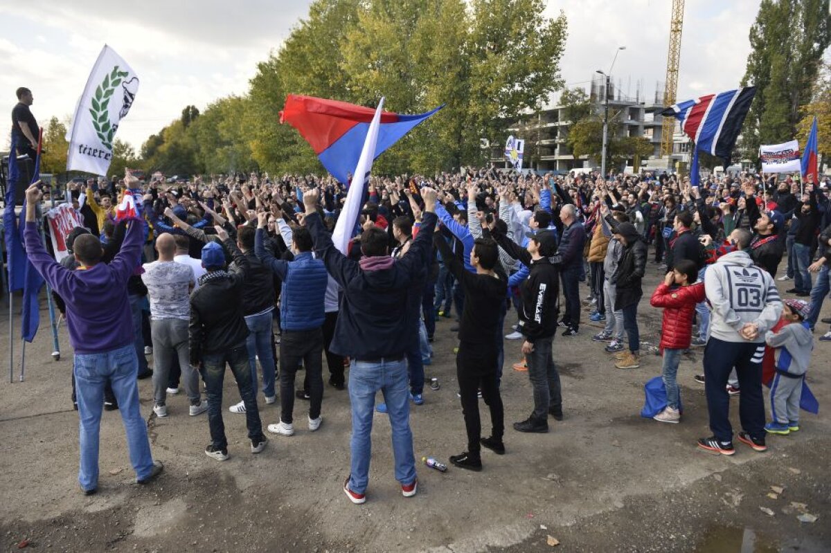 500 de oameni au protestat în Ghencea: "Am luat o decizie radicală! Nu mai mergem la nimic" » Becali îi ia în răs la TV: "Dacă au macara, pot lua Steaua"