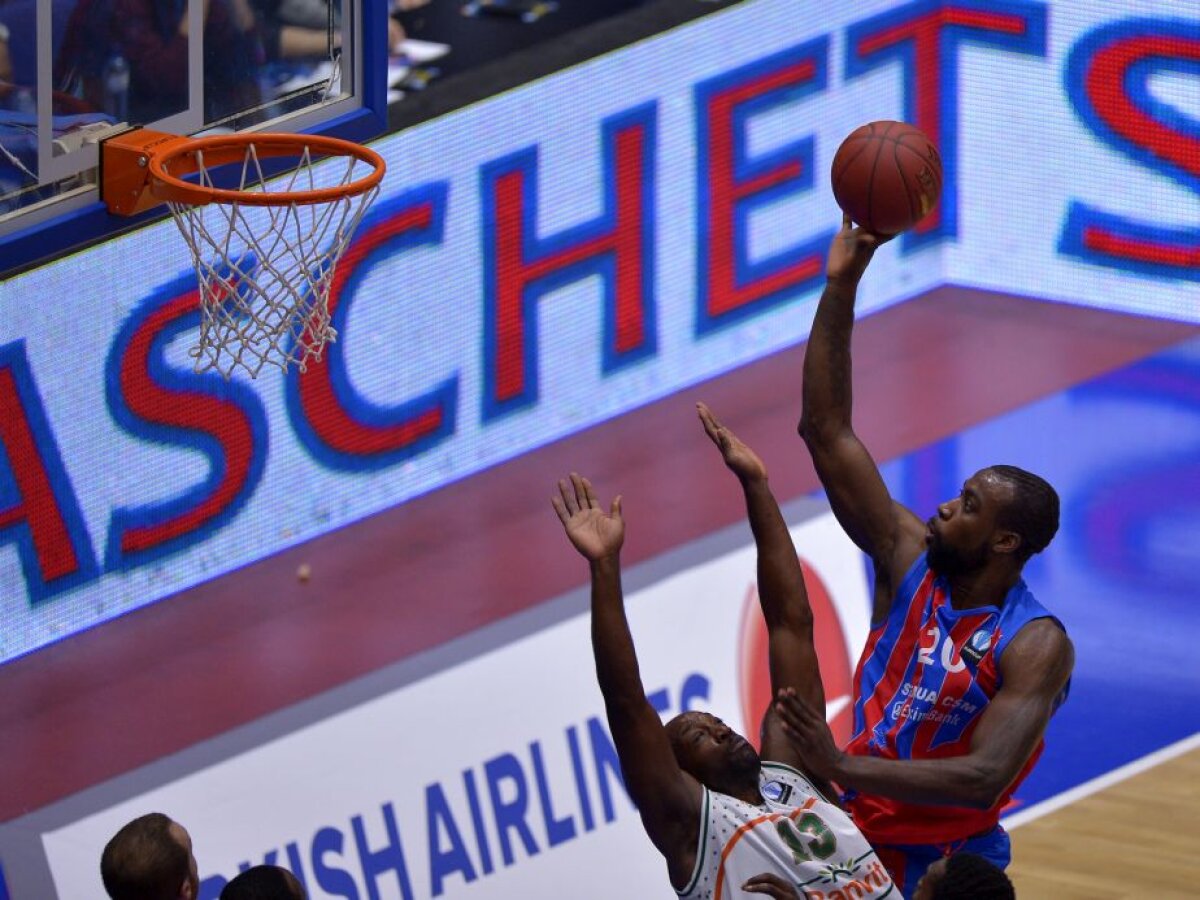 FOTO Cotropiți » Steliștii n-au putut repeta evoluția foarte bună din meciul cu Trabzonspor și au pierdut pe teren propriu cu Banvitspor, scor 64-78